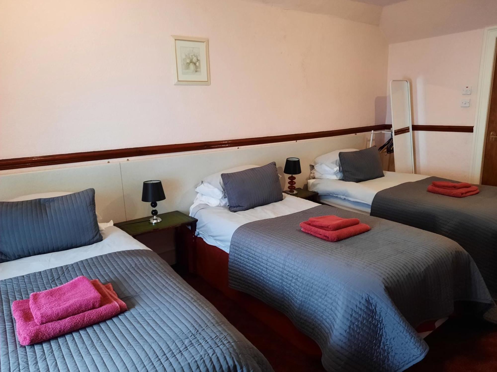 St Ronan'S Hotel Innerleithen Rom bilde